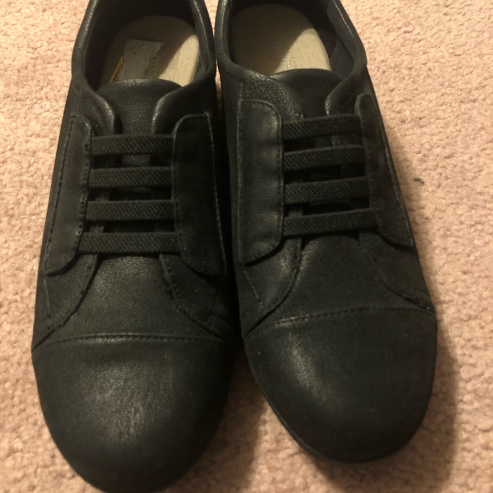 Brand new black comfy shoes